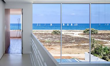 En venta espectacular casa a primera linea de playa