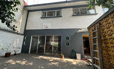 Preciosa Casa en Venta en La Colonia Periodista.