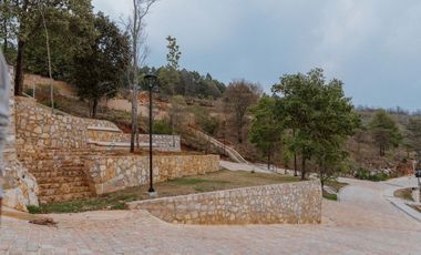 588 MT2 DE TIERRA CON MILES DE KM2 DE VISTA A PAISAJES INCREIBLES DE UN MAR DE NUBES Y VALLES.