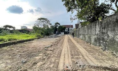 Pogung 5 Menit Kampus UGM , Jual Tanah Jogja ; SHM Pekarangan