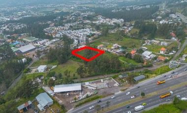 TERRENO DE VENTA EN CUMBAYA