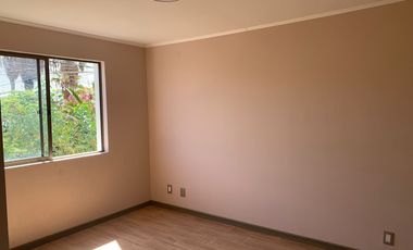 Casa remodelada 4D, 2 pisos, Barrio Residencial