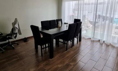 Casa remodelada 4D, 2 pisos, Barrio Residencial