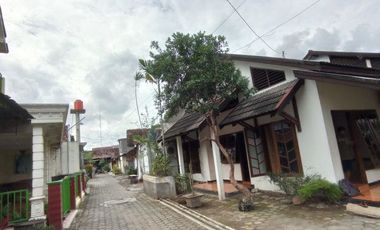 Rumah asri disewakan dekat Jogja Expo Center