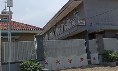 Rumah kantor 7 kamar tidur 2 gudang lokasi strategis Indramayu