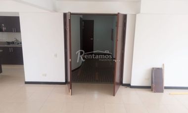 apartamento en arriendo en loma linda. Cod A776684