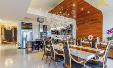 ESPECTACULAR RESIDENCIA EN VENTA EN BOSQUE REAL!