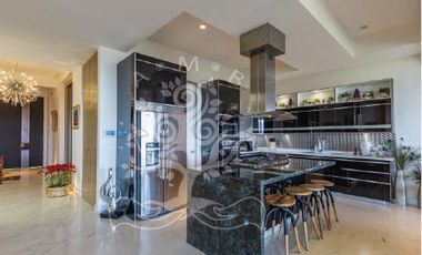 ESPECTACULAR RESIDENCIA EN VENTA EN BOSQUE REAL!