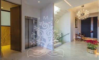 ESPECTACULAR RESIDENCIA EN VENTA EN BOSQUE REAL!