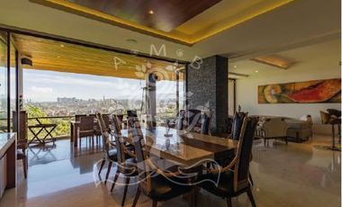 ESPECTACULAR RESIDENCIA EN VENTA EN BOSQUE REAL!