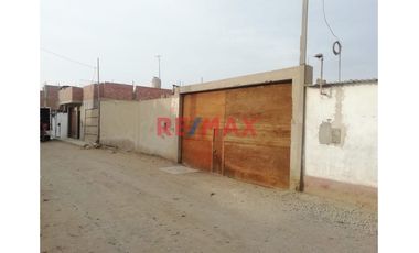 Alquilo Terreno En Ubicacion Estrategica / A 80 M. De Av. Juan Pablo Y 300 M. De Evitamiento