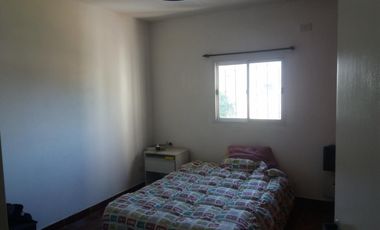 DEPTO 2 AMBIENTES 1ER PISO FRENTE,  1 DORMITORIO COCINA COMEDOR BAÑO, MUY BUEN ESTADO GENERAL.