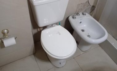 CASADE 3 AMBIENTES EN PLANTA ALTA,ENTRADA DE AUTO Y FONDO LIBRE.