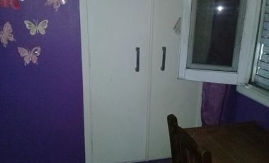 CASADE 3 AMBIENTES EN PLANTA ALTA,ENTRADA DE AUTO Y FONDO LIBRE.