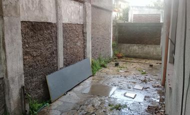 CASADE 3 AMBIENTES EN PLANTA ALTA,ENTRADA DE AUTO Y FONDO LIBRE.