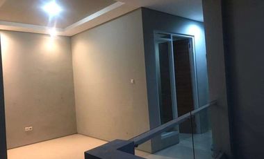 DIJUAL RUMAH MINIMALIS DENGAN KOLAM RENANG PRIBADI @ ANDIR