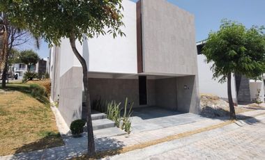 Casa en venta en cluster Parque Cuernavaca, Lomas de Angelopolis III, Puebla