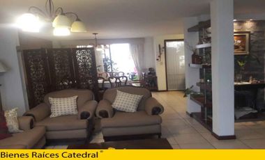 Casa de venta en Ricaurte – código:14019