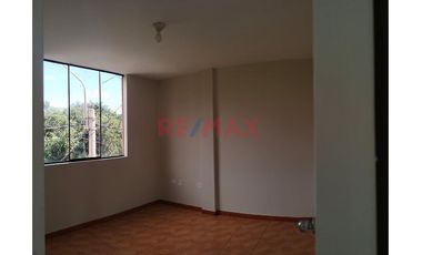Se Vende Dpto. Con Vista Al Parque El Alamo En El Callao