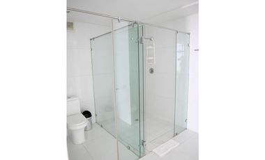 Se alquila apartamento en Av. Balboa, piso 42. (AA)