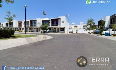 VENTA Casa  con Terreno Excedente, Amplia y Equipada en Cto Monarca, Fracc.  Alt