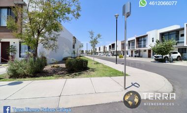 VENTA Casa  con Terreno Excedente, Amplia y Equipada en Cto Monarca, Fracc.  Alt