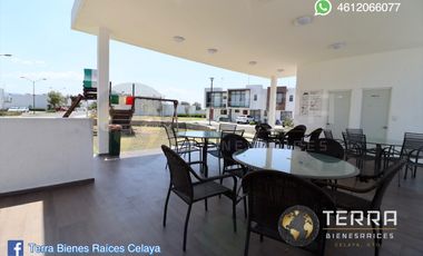 VENTA Casa  con Terreno Excedente, Amplia y Equipada en Cto Monarca, Fracc.  Alt