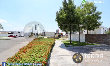 VENTA Casa  con Terreno Excedente, Amplia y Equipada en Cto Monarca, Fracc.  Alt