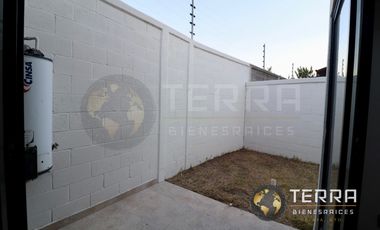 VENTA Casa  con Terreno Excedente, Amplia y Equipada en Cto Monarca, Fracc.  Alt