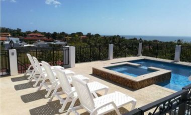 CASA DE PLAYA CON VISTA AL MAR Y PISCINA
