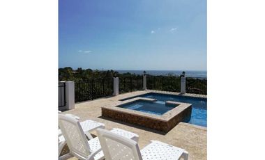 CASA DE PLAYA CON VISTA AL MAR Y PISCINA
