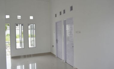 EXCLUSIVE RUMAH MINIMALIS TANAH BESAR BISA REQUES TATA RUANGAN LOKASI DELIMA