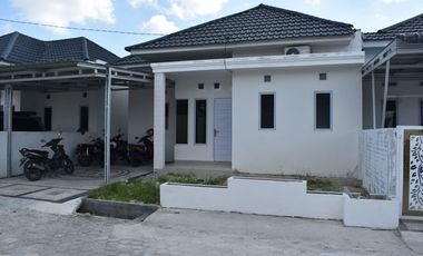 EXCLUSIVE RUMAH MINIMALIS TANAH BESAR BISA REQUES TATA RUANGAN LOKASI DELIMA