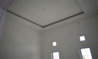EXCLUSIVE RUMAH MINIMALIS TANAH BESAR BISA REQUES TATA RUANGAN LOKASI DELIMA