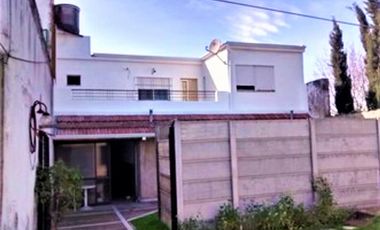 Venta Casa 5 Ambientes C/Quincho, Pileta  Bernal Oeste