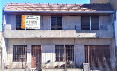 Venta Casa 5 Ambientes C/Quincho, Pileta  Bernal Oeste