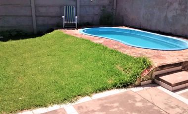 Venta Casa 5 Ambientes C/Quincho, Pileta  Bernal Oeste