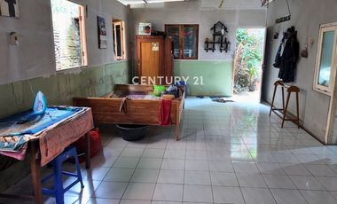 Rumah 3 KT Pinggir Jalan Dekat JEC Ideal Untuk Hunian Dan Usaha