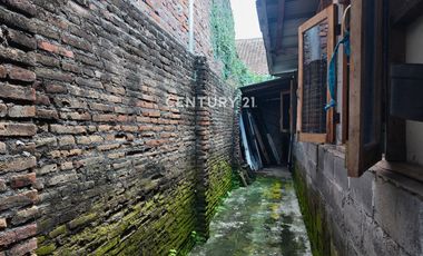 Rumah 3 KT Pinggir Jalan Dekat JEC Ideal Untuk Hunian Dan Usaha