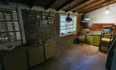 CHALET A RECICLAR DE 3 AMBIENTES EN VENTA - BELLA VISTA - NUEVO PRECIO
