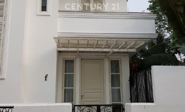 Rumah Mewah Kolam Renang Hadap Utara Barat Kemang Jakarta Selatan