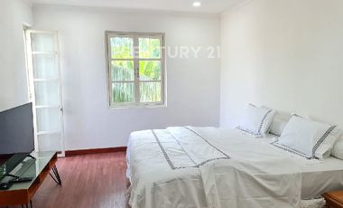 Rumah Mewah Kolam Renang Hadap Utara Barat Kemang Jakarta Selatan