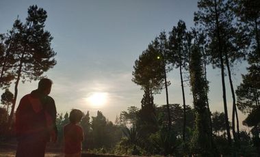 Villa 2 Lantai Asri dan Nyaman di Puncak View Gunung Gede Pangrango dan Cianjur City Light Harga Cuma 400 juta-an.