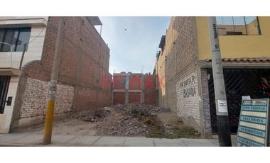 Venta De Terreno  A Espalda Del  Parque En Carabayllo Decima Etapa Urb. Santo Domingo