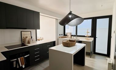 Casa Townhouse en Venta 4 Dormitorios Las Condes San Damián