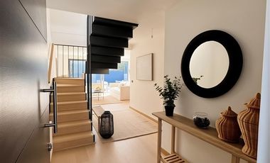 Casa Townhouse en Venta 4 Dormitorios Las Condes San Damián