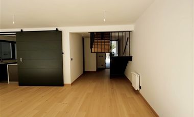 Casa Townhouse en Venta 4 Dormitorios Las Condes San Damián