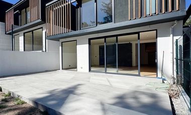 Casa Townhouse en Venta 4 Dormitorios Las Condes San Damián