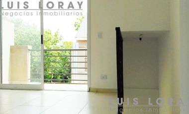 Departamento tipo dúplex ubicado a 600 metros de la estación.
