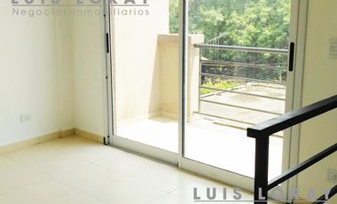 Departamento tipo dúplex ubicado a 600 metros de la estación.